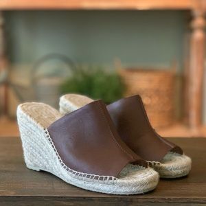 ✨SOLD✨Gap brown leather espadrille wedges.